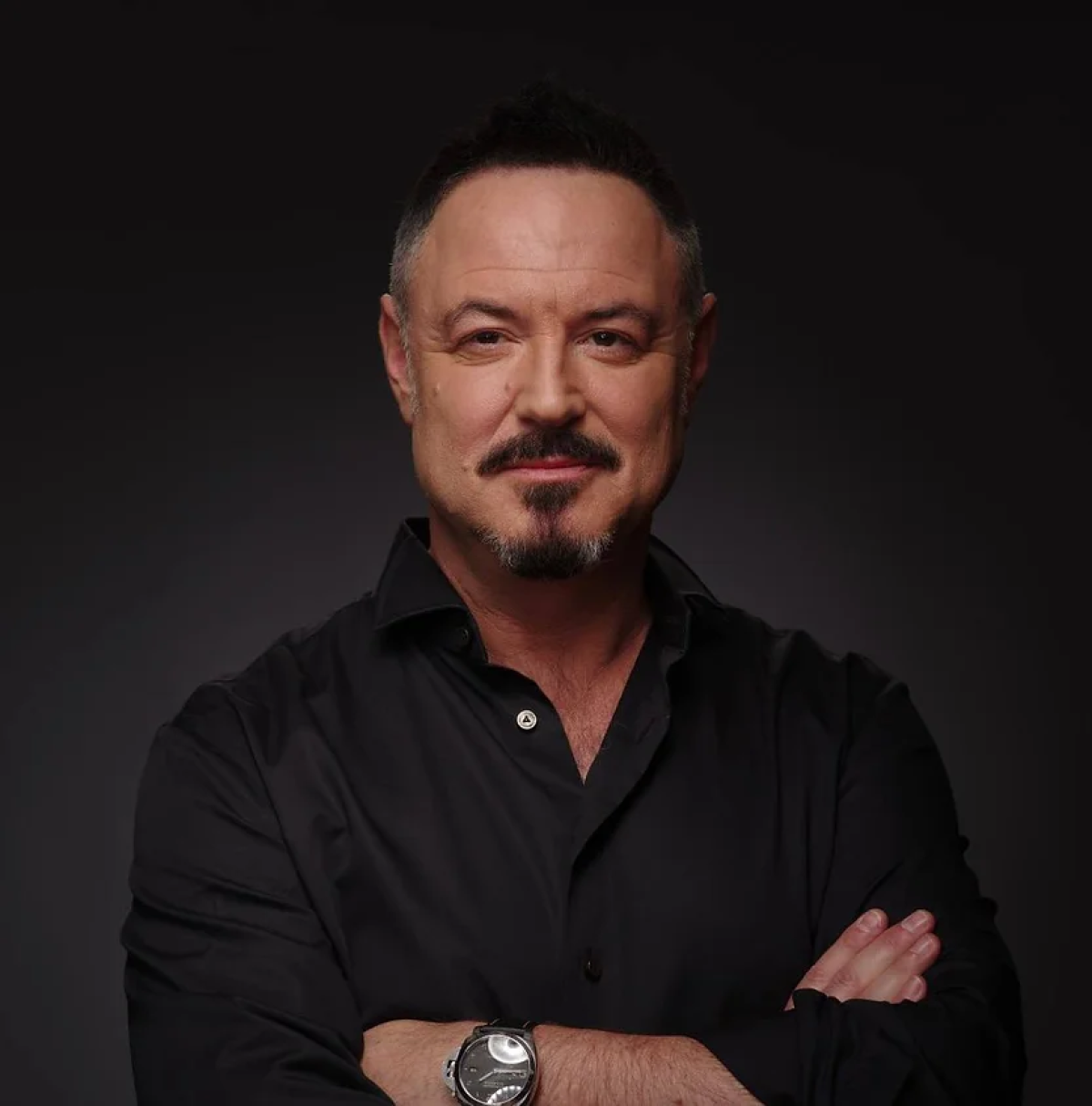 Максим Леонидов